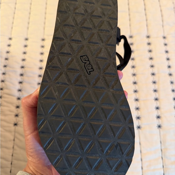 Teva Women’s Black Universal Flatform Sandal - Picture 7 of 8